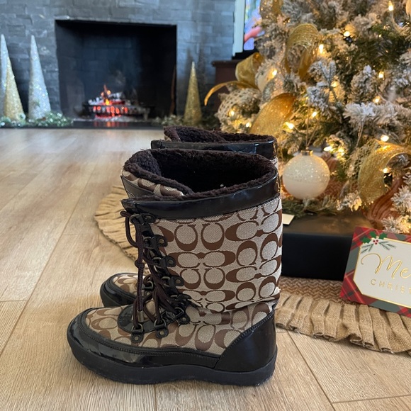 COACH Winter Boots ❄️ - Picture 2 of 7